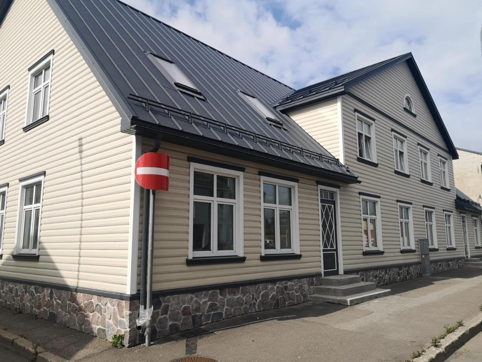 Suur-Posti Apartments Pärnu Exterior photo